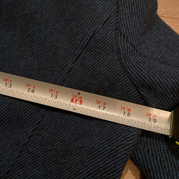 Banana Republic Fur Collared Coat. - Picture 5 of 8